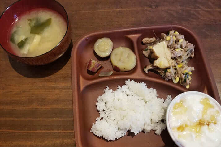 神村学園・食事