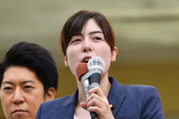 公明党＝創価学会に“反旗”を翻した自民「小野田紀美氏」が圧勝　故・安倍元首相も評価した岡山のジャンヌダルクの“信念” | デイリー新潮