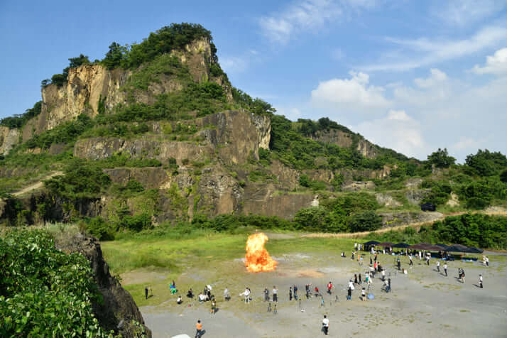 35号グラビア 爆破ツアー_3