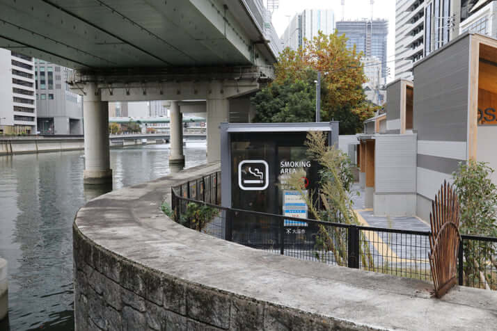 堂島公園内にある喫煙所