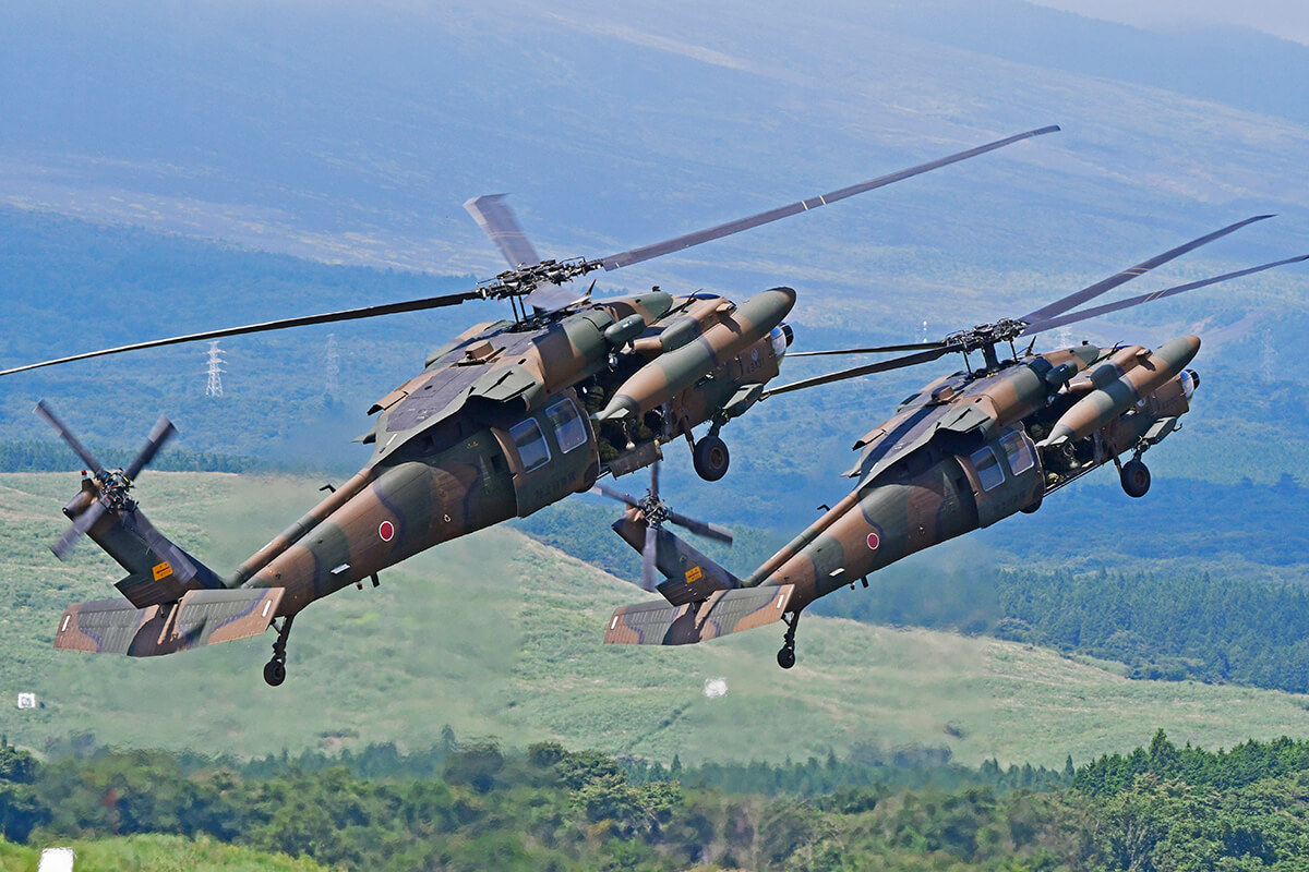 40機」「整備士」「不仲」…沖縄・陸自ヘリ「UH-60JA」墜落事故で浮かび上がった陸上自衛隊の問題点 | デイリー新潮
