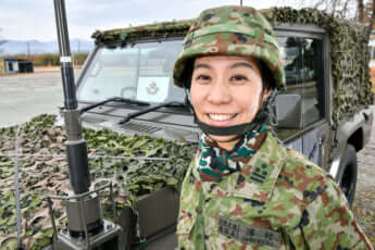 女性自衛官