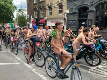 「World Naked Bike Ride in ロンドン」10