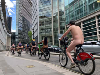 「World Naked Bike Ride in ロンドン」14