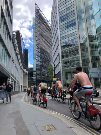 「World Naked Bike Ride in ロンドン」24