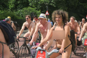 「World Naked Bike Ride in ロンドン」31