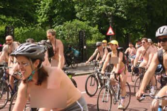 「World Naked Bike Ride in ロンドン」32