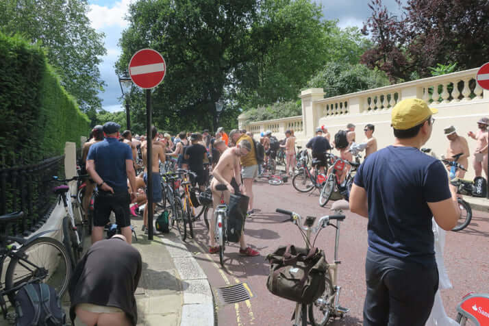 「World Naked Bike Ride in ロンドン」35