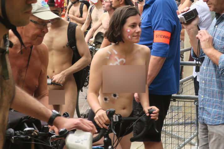 「World Naked Bike Ride in ロンドン」40