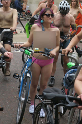 「World Naked Bike Ride in ロンドン」47