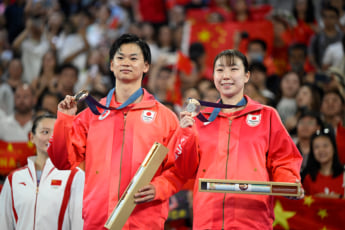 渡辺勇大、東野有紗19