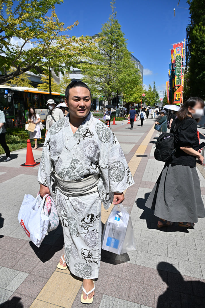 24年36号グラビア 炎鵬_8