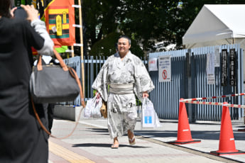 24年36号グラビア 炎鵬_17