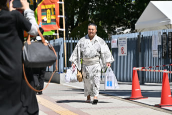 24年36号グラビア 炎鵬_18