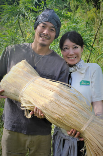 安味友一郎さん、嘉悦彩さん12