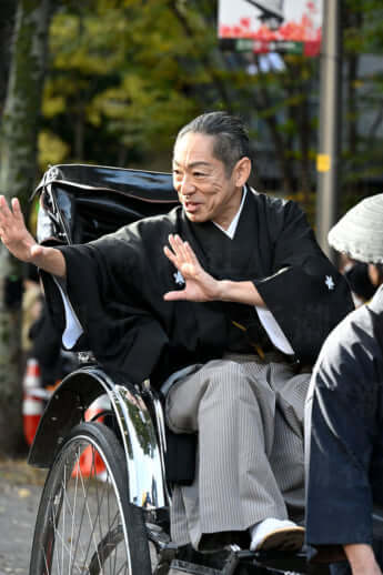 24年45号グラビア 香川照之_15