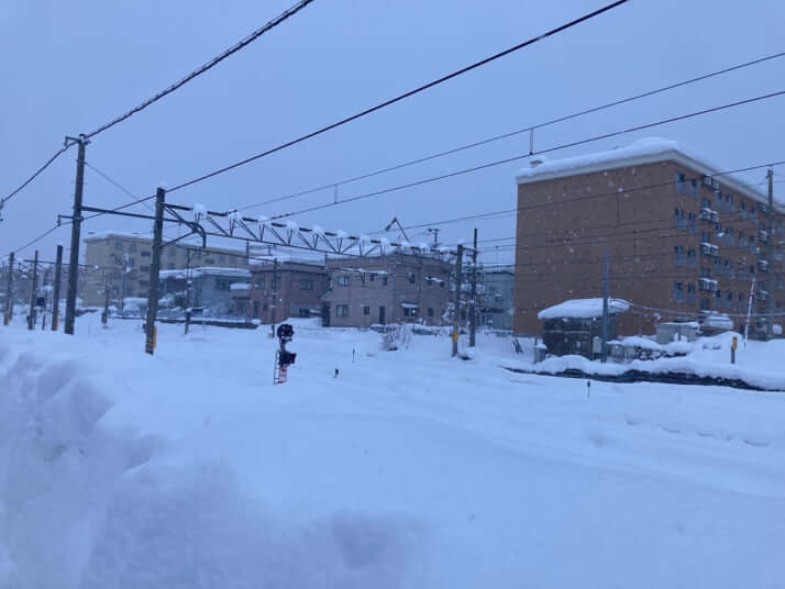 大雪に見舞われた青森県弘前市